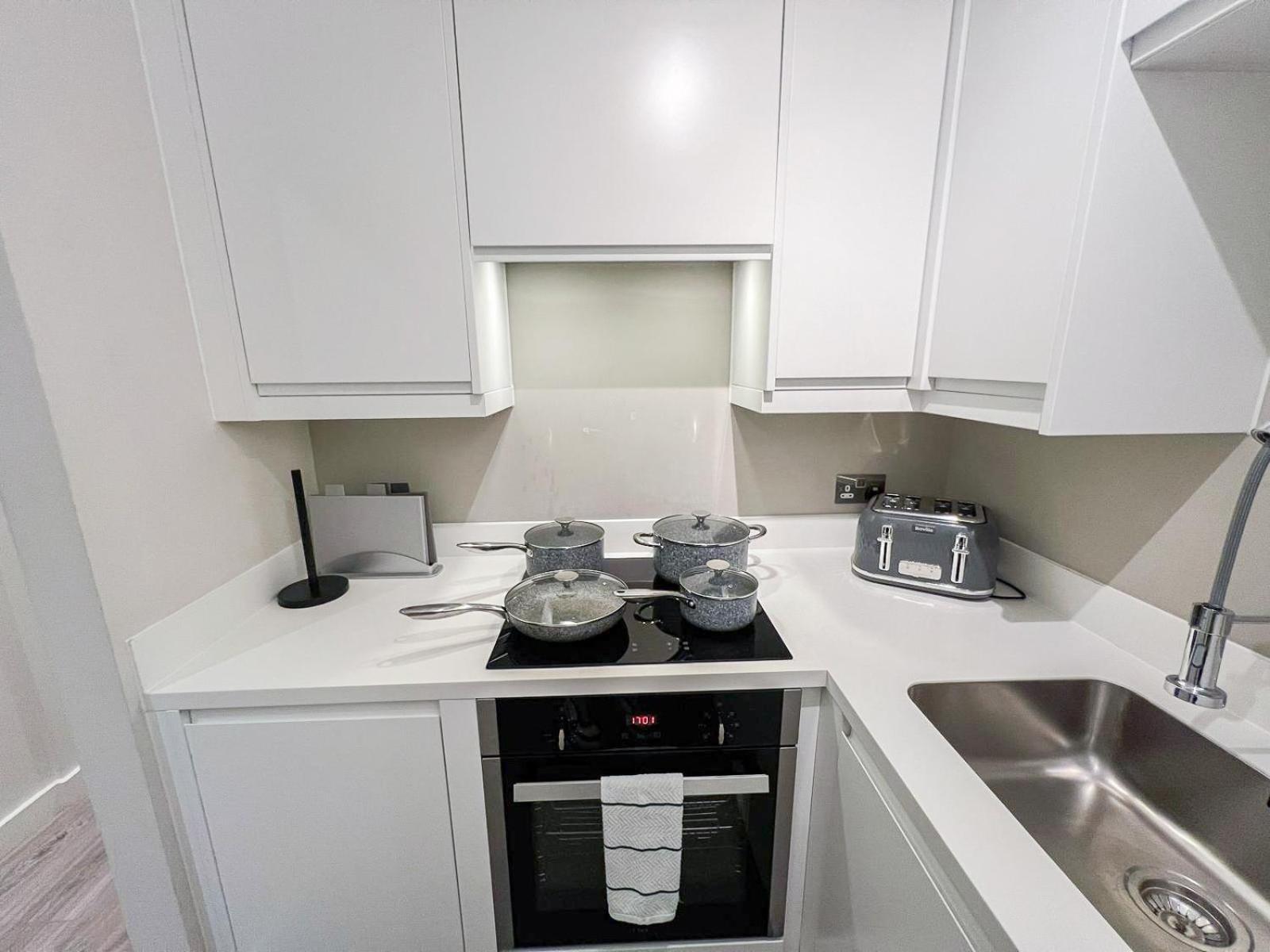 Charming 1-bedroom Haven Near The Shard In Elephant & Castle Londra