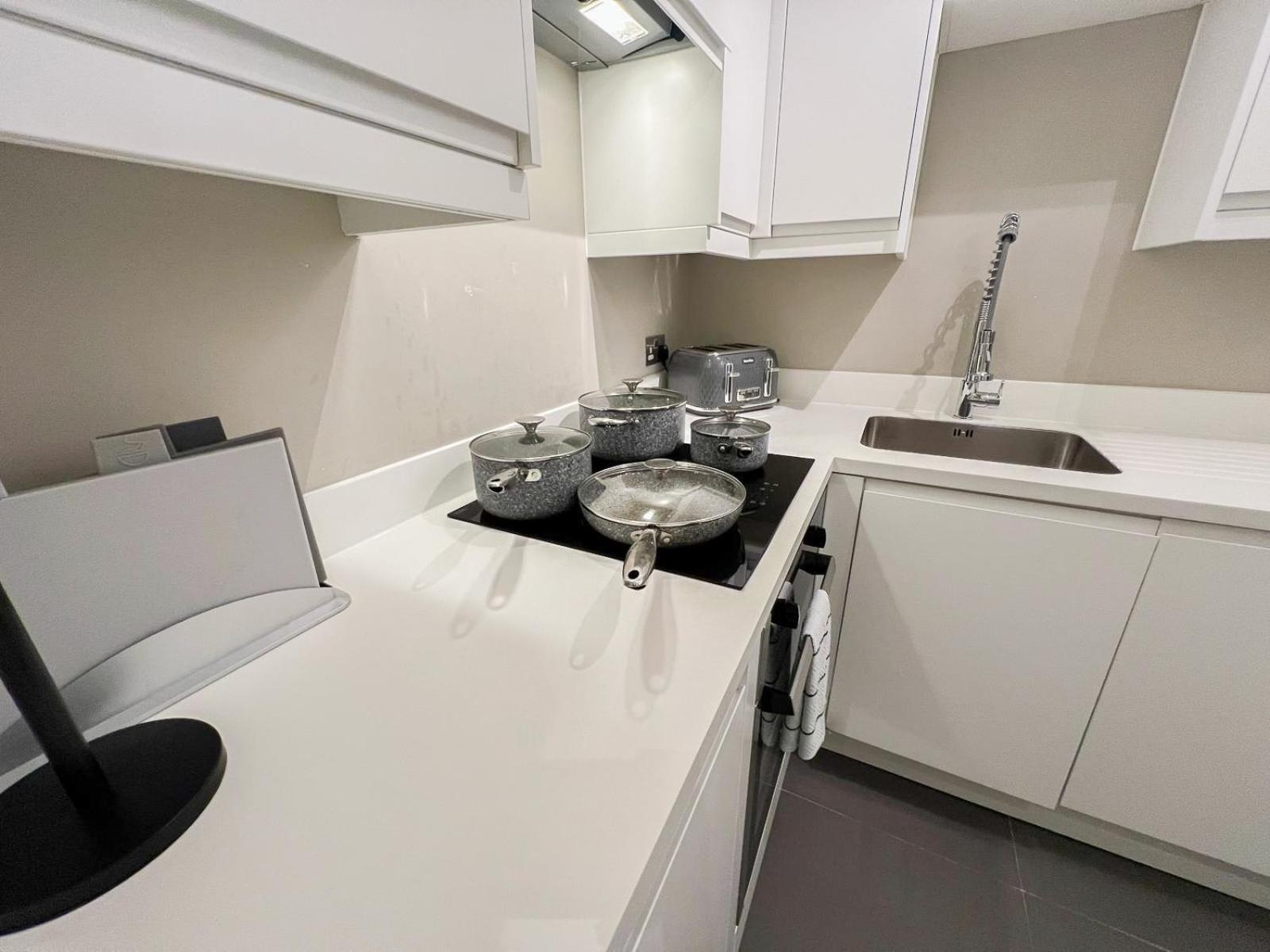 Charming 1-bedroom Haven Near The Shard In Elephant & Castle Londra